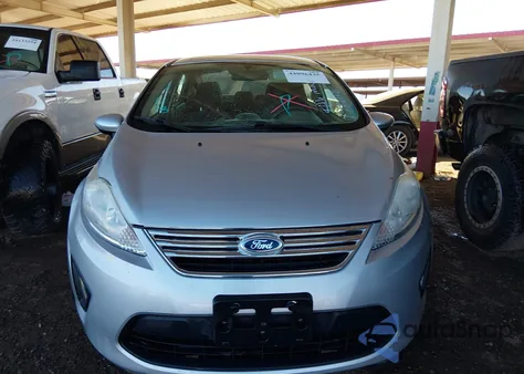 2013 Ford Fiesta Se z USA, uszkodzony, nr VIN 3FADP4BJ0DM173018